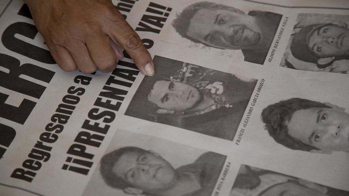 Un folleto de personas desaparecidas en México. Foto de archivo.