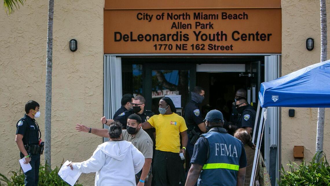 Polémica: Alcalde de ciudad de la Florida promete vacunas para turistas y luego se retracta