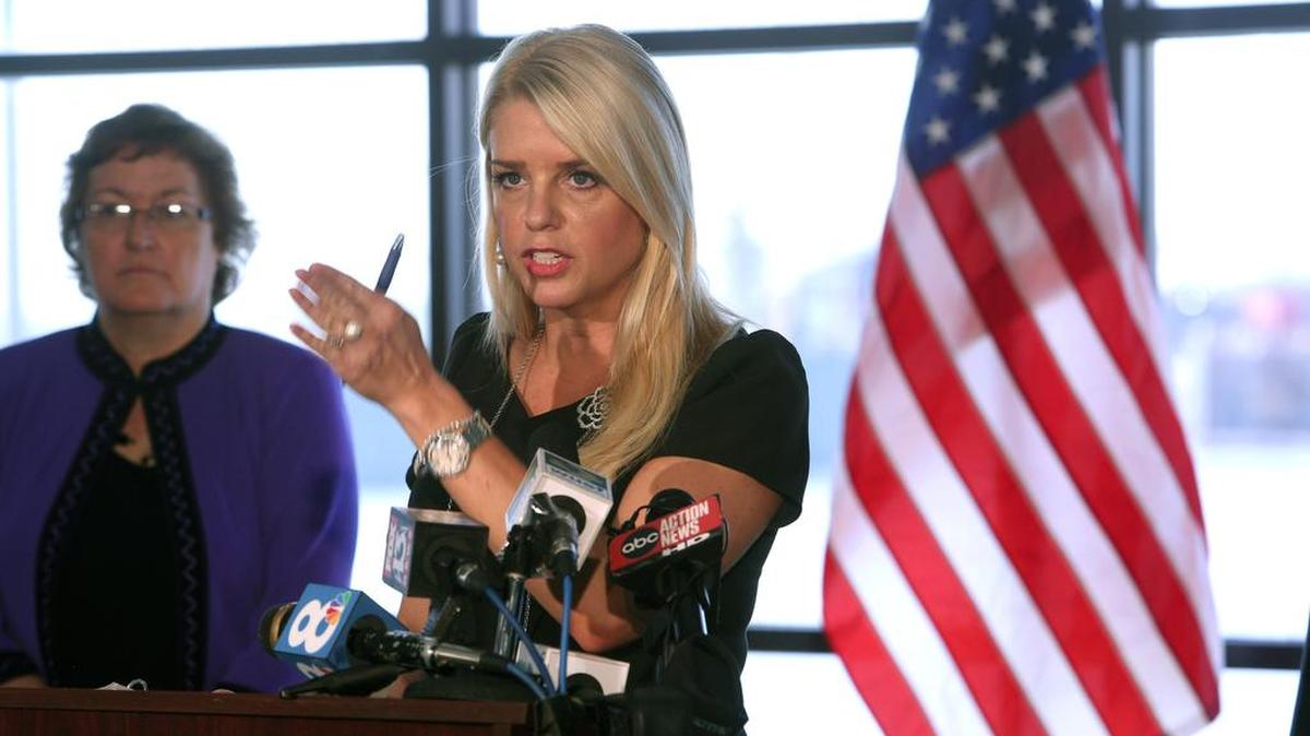 Pam Bondi, procuradora general de la Florida, durante una conferencia de prensa en Tampa, en julio del 2015.