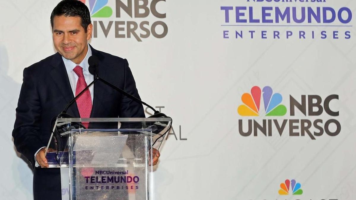 César Conde, presidente de NBCUniversal International Group y NBCUniversal Telemundo Enterprises, habla en febrero durante la inauguración de la nueva sede corporativa global.