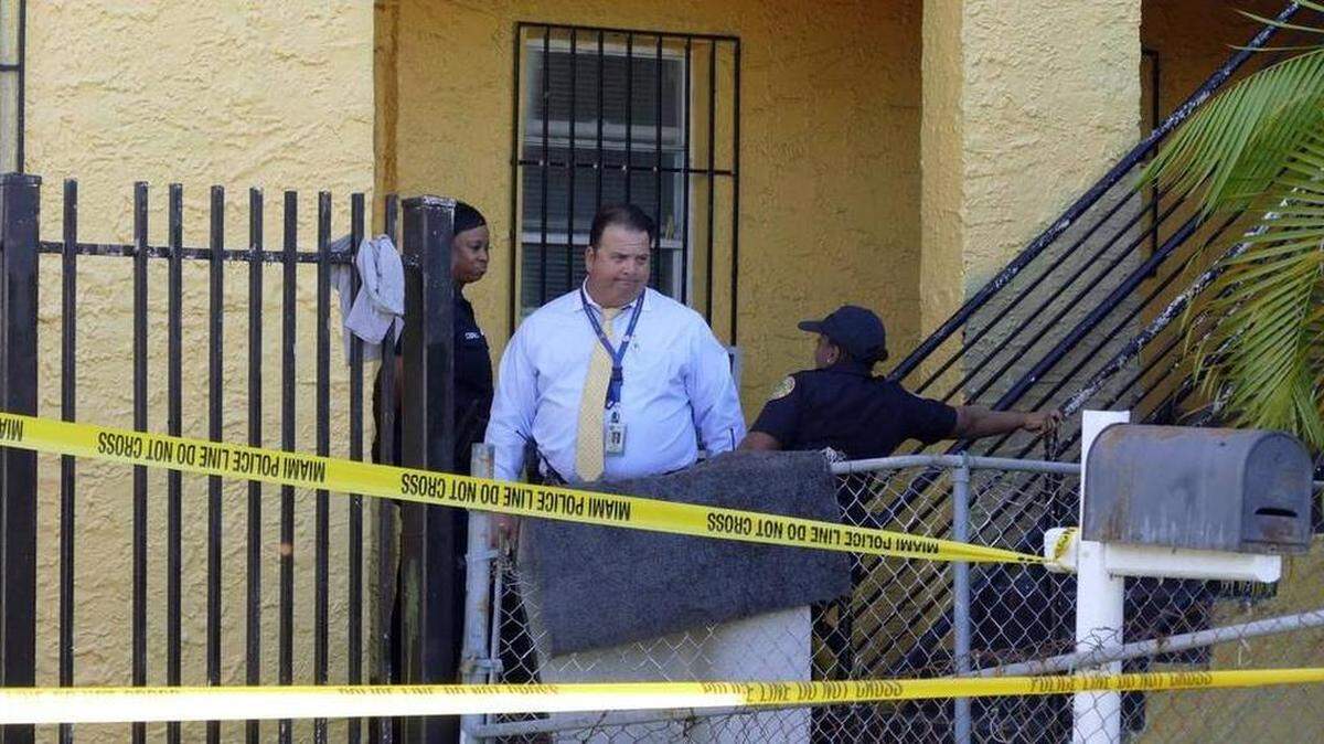 La policía de Miami investiga en el edificio de apartamentos  ubicado en el 112 NE 71st St., donde un niño resultó herido de bala.