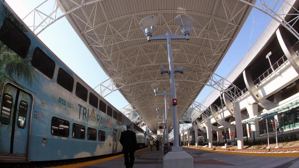 La nueva estación del Tri-Rail en el centro de transporte del Aeropuerto Internacional de Miami (MIA). Foto de archivo.