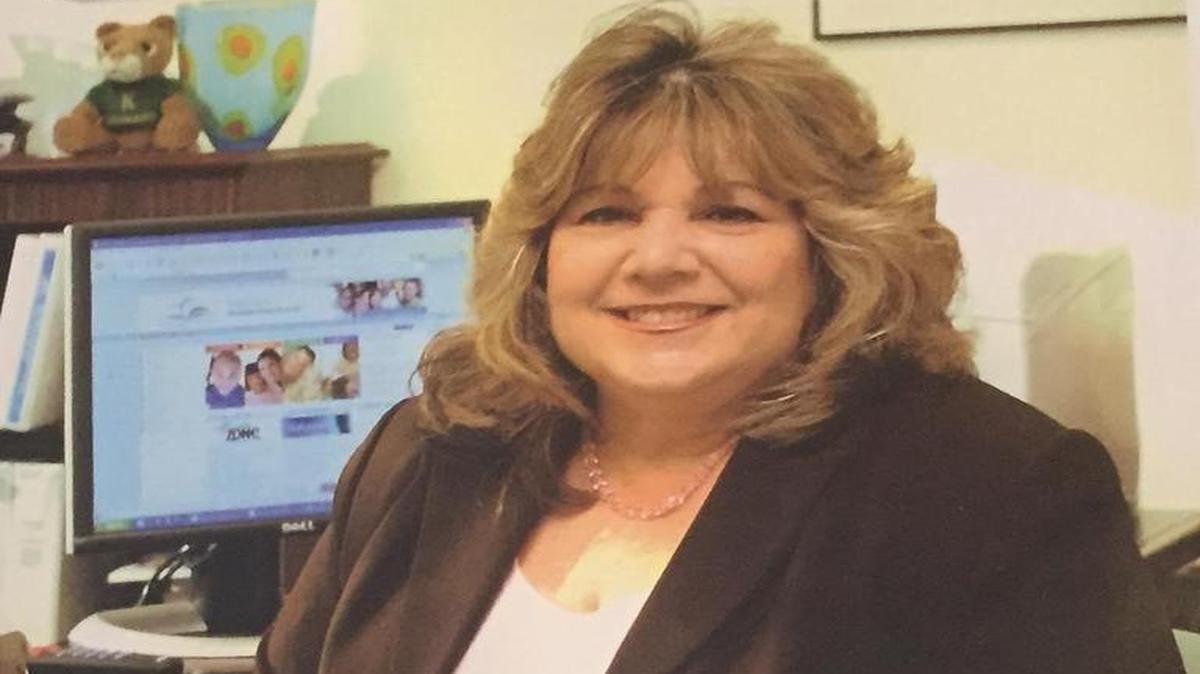 
Ofelia San Pedro, quien fuera vicesuperintendente de la Junta Escolar de Miami-Dade, falleció a los 62 años tras batallar contra el cáncer.
