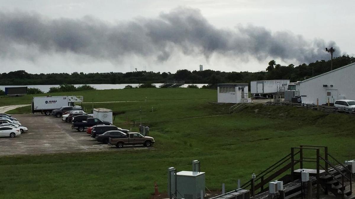 Una explosión el jueves en la plataforma principal de lanzamiento de SpaceX destruyó el cohete y un satélite con el que Facebook esperaba ampliar el servicio de internet en Africa.