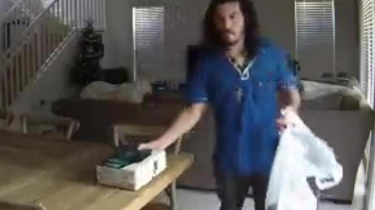 El video de seguridad que captó el momento en que se comete el delito.