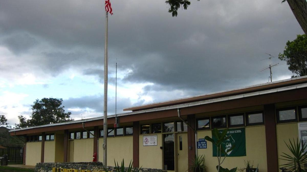 La secundaria W.T. Sampson High School, en una imagen de diciembre de 2014. La firma MCM de Miami construirá una nueva escuela para 275 estudiantes y 50 empleados.