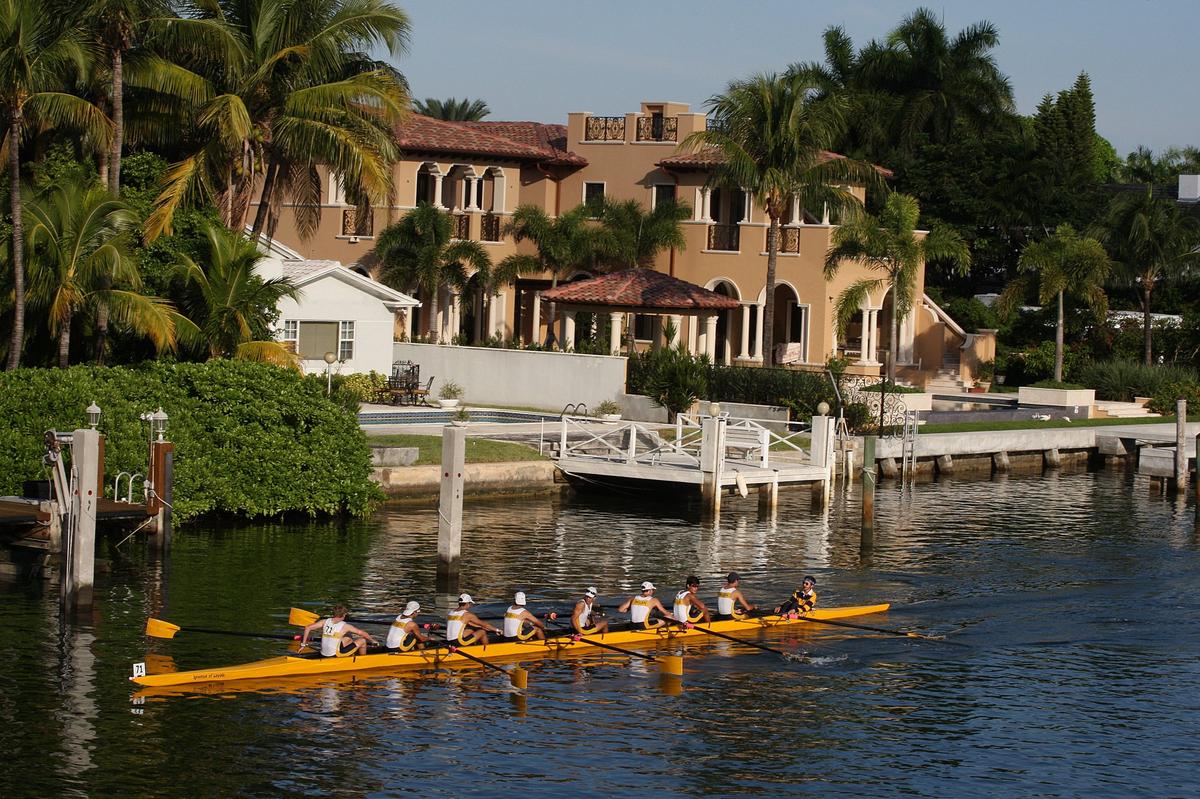 Residencia en Indian Creek, Miami Beach. Las ventas de casas de $1 millón subieron al llegar la pandemia, pero el tamaño de las casas que se compran con ese dinero disminuyó. En Miami la casa típica por ese precio tiene alrededor de 2,617 pies, 721 menos que en la primavera del 2020.