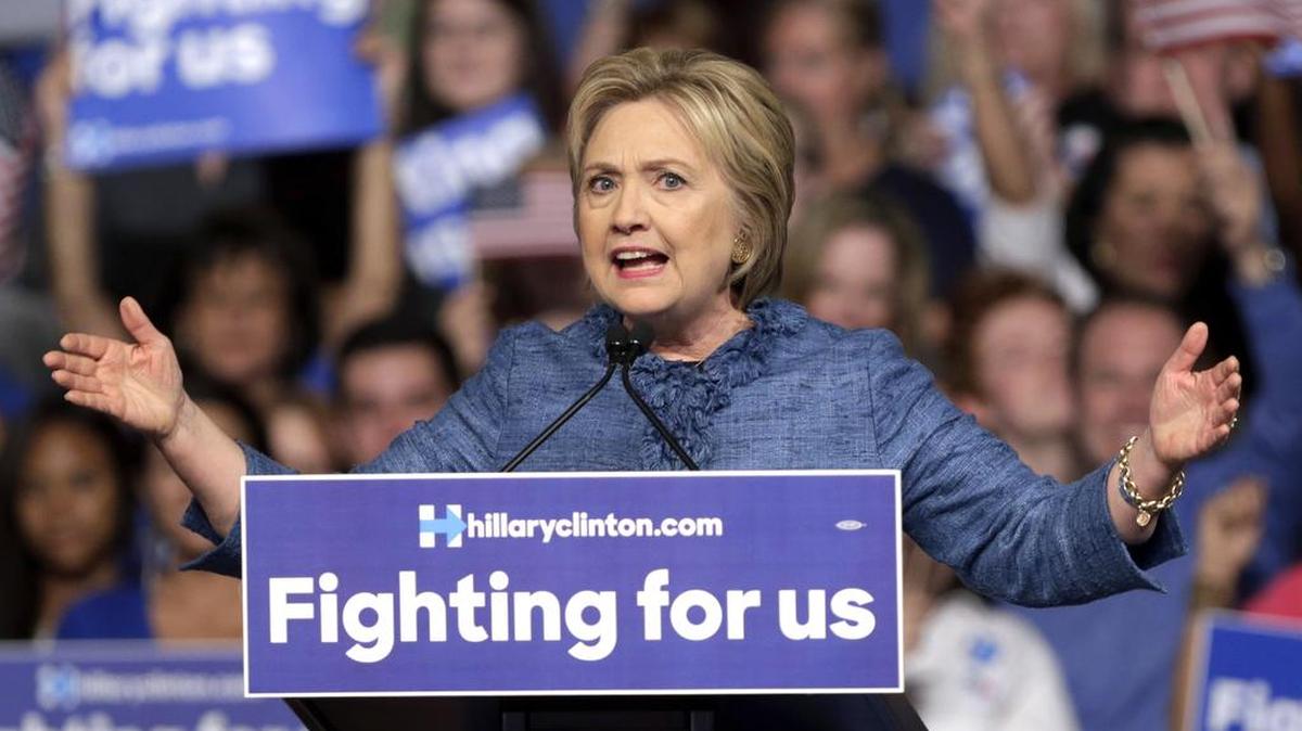 La candidata presidencial demócrata Hillary Clinton da un discurso el 15 de marzo en West Palm Beach, Florida.