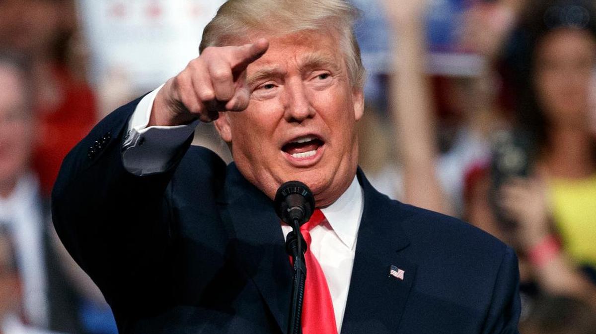 El candidato republicano a la Casa Blanca, Donald Trump, habla el miércoles en un mitin en el Ocean Center, en Daytona Beach.