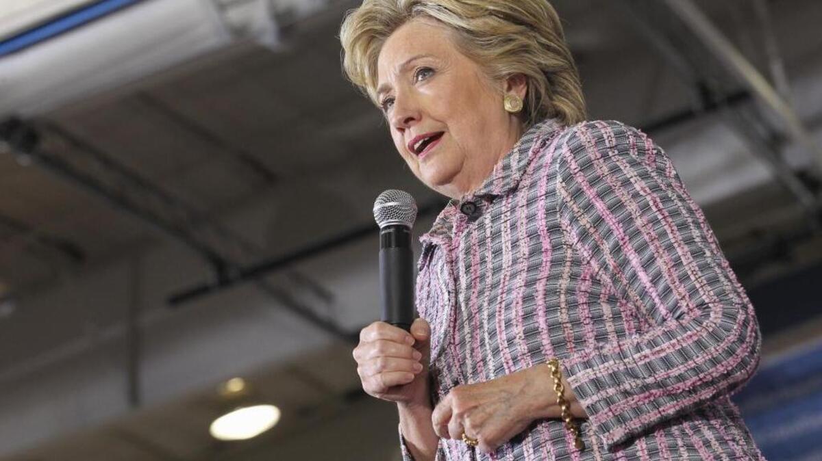 La candidata demócrata a la presidencia, Hillary Clinton habla durante un evento de campaña en el Coral Springs Gymnasium, el 30 de septiembre.