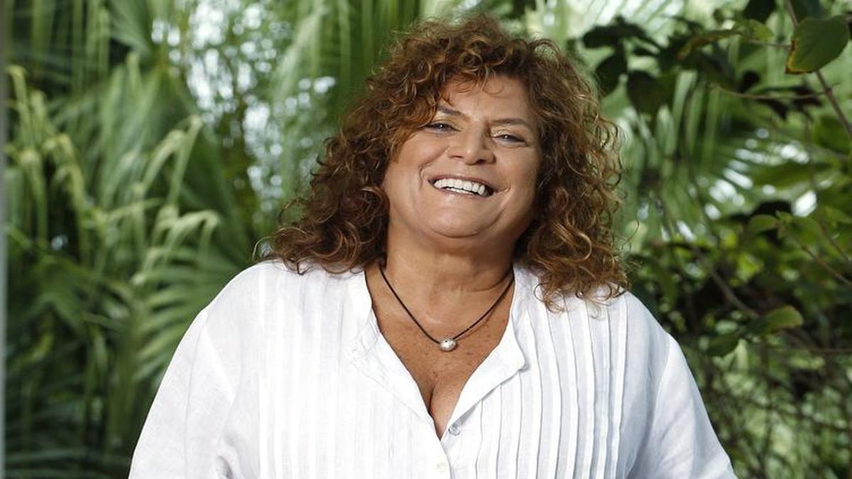 
La cantante brasileña Denisse de Kalafe asegura que no ha tenido que bajar su nivel de vida para seguir cantando donde quiere y a la hora que le place.
