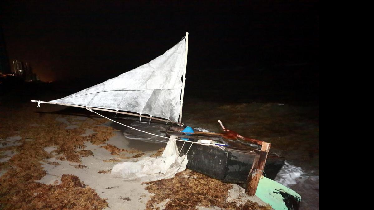 
Una embarcación llegó esta semana a Hallandale Beach, y se sospecha que traía a inmigrantes cubanos.
