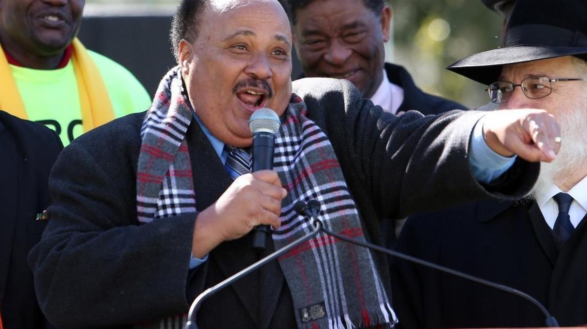 Martin Luther King III habla a los participantes durante la protesta del martes en Tallahassee.