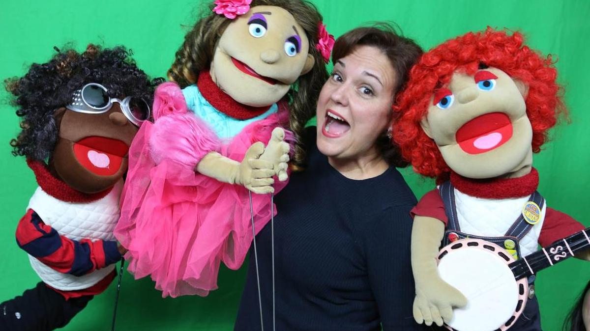
‘Rumba Flora’, espectáculo musical a cargo de la cantautora Rita Rosa Ruesga, da a conocer a los niños los ritmos del Caribe.
