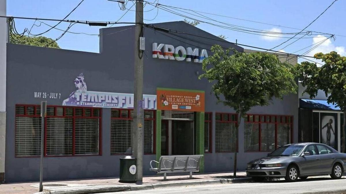 La galería de arte Kroma está situada en la Gran avenida., en Coconut Grove. Funcionarios de Miami estudiarán si declaran a West Grove como distrito histórico.