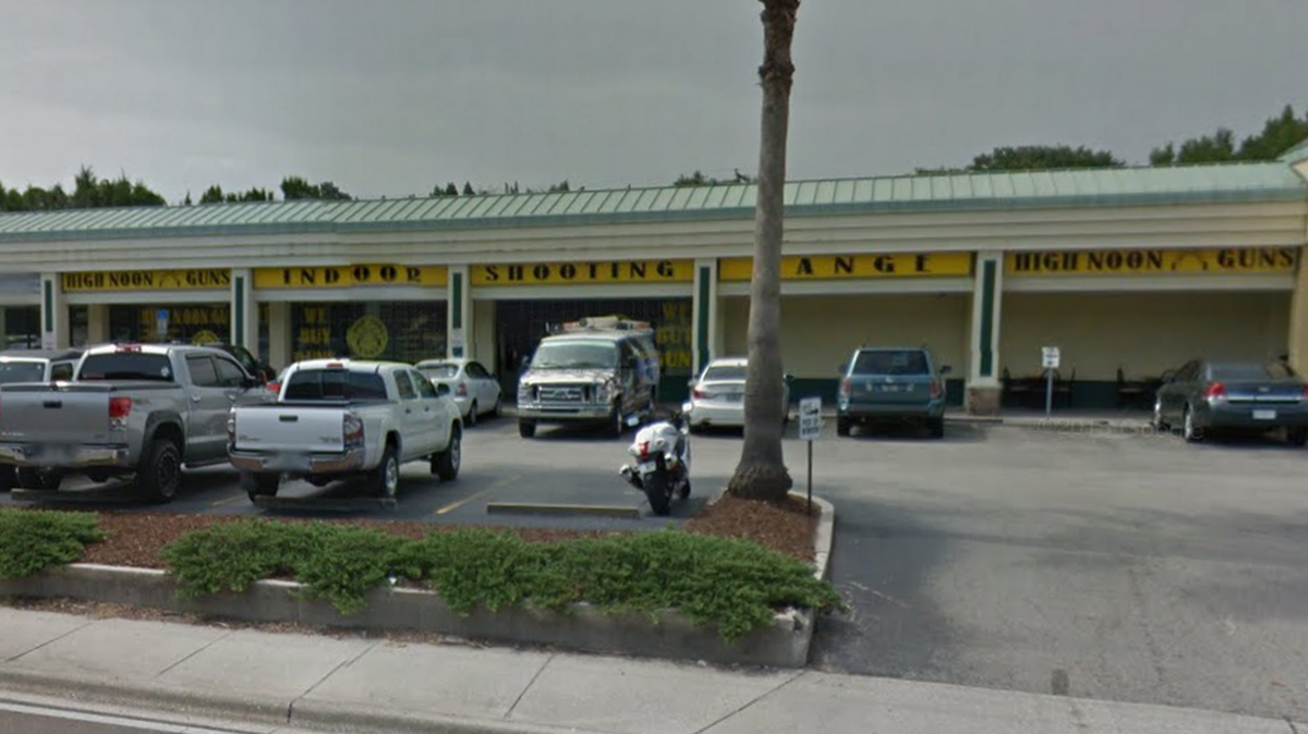 Un padre disparó y mató accidentalmente a su hijo de 14 años de edad, en High Noon Gun Range en Sarasota.