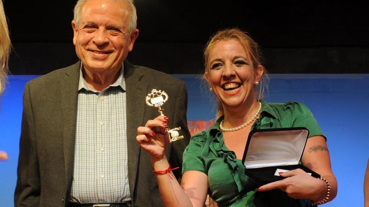 La actriz argentina Jessica Álvarez Diéguez recibió las Llaves de la Ciudad de Miami de manos del alcalde de Miami, Tomás Regalado, el sábado 11.