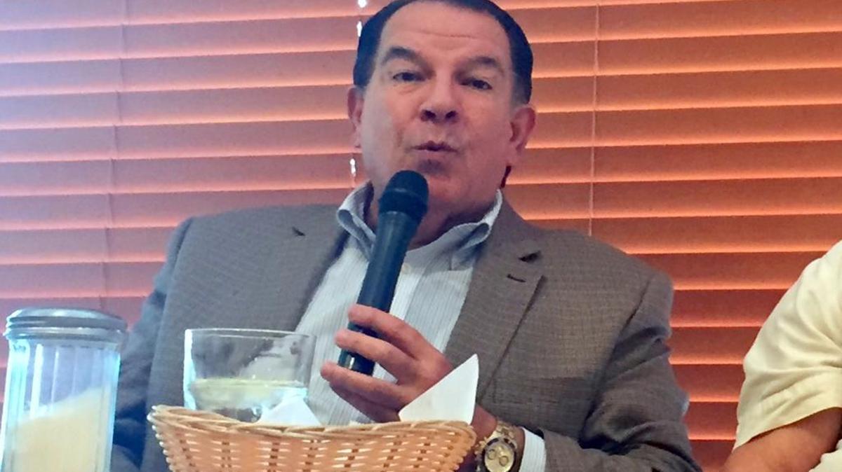 Antonio “Tony” Calatayud, un activista del exilio cubano en Miami, durante una disertación que ofreció el lunes en el suroeste de Miami-Dade.
