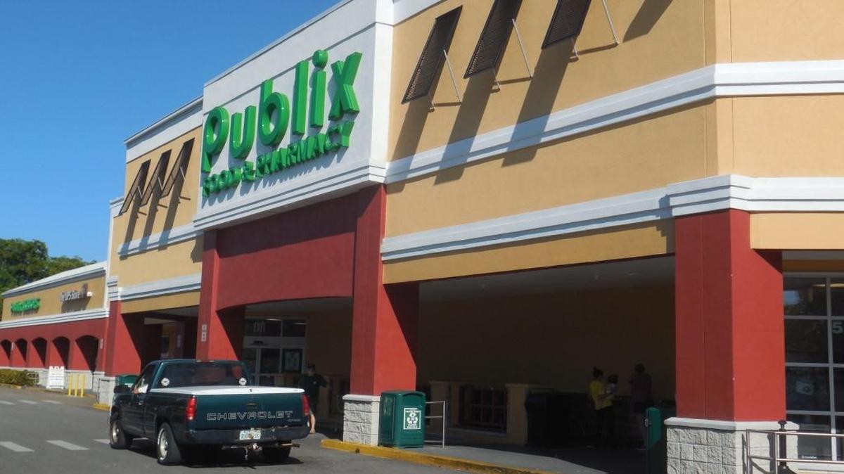 Un supermercado Publix en Marathon antes del huracán Irma