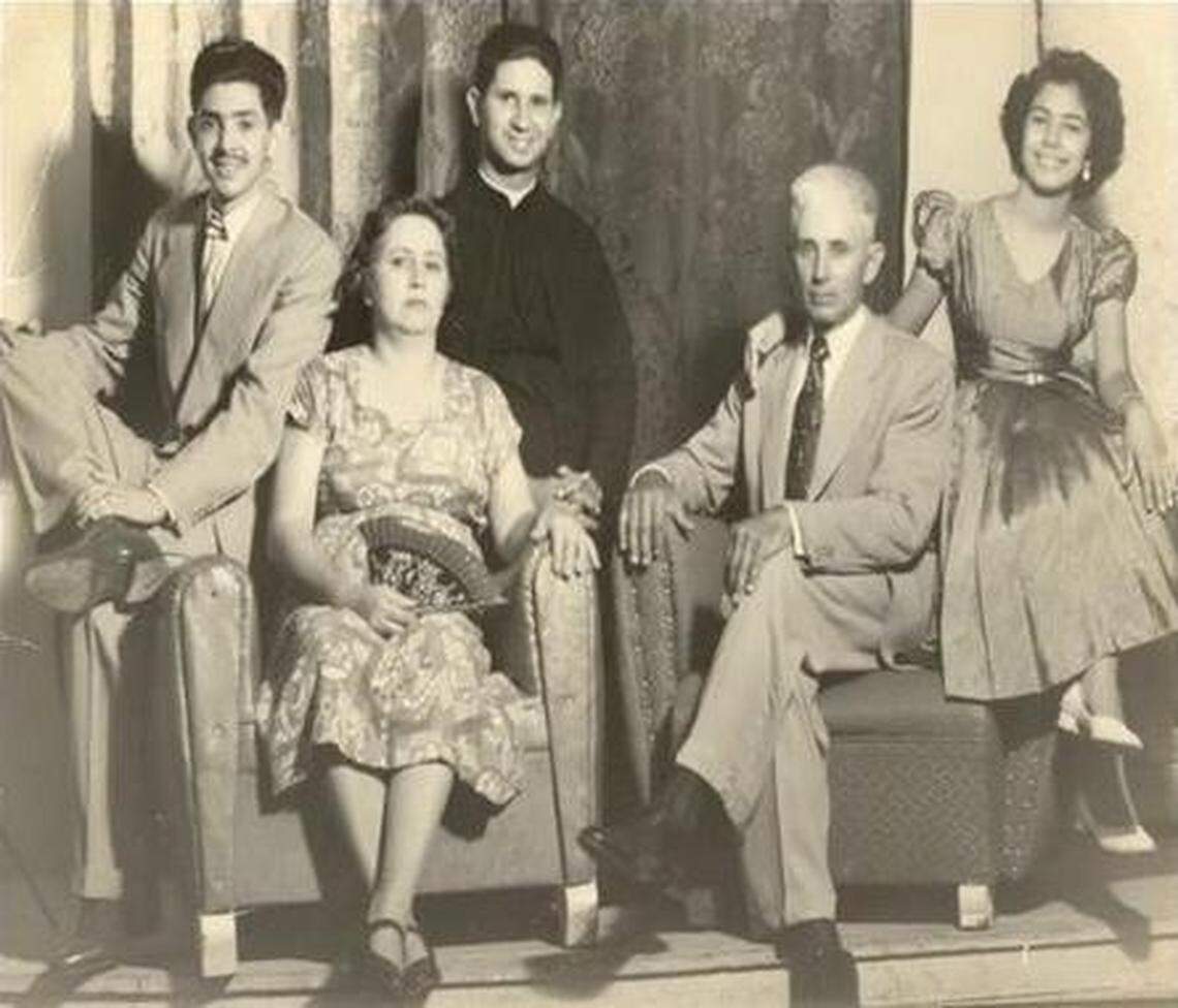 Portrait of the Román family taken in the early 1950s in San Antonio de los Baños. From left to right: Nivaldo, Juana María, Agustín (in seminary attire), Rosendo and Iraida.