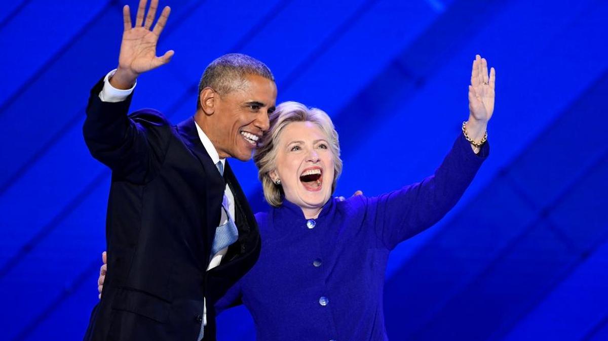 El presidente de Estados Unidos, Barack Obama, la candidata demócrata Hillary Clinton, en Filadelfia. Foto de archivo.