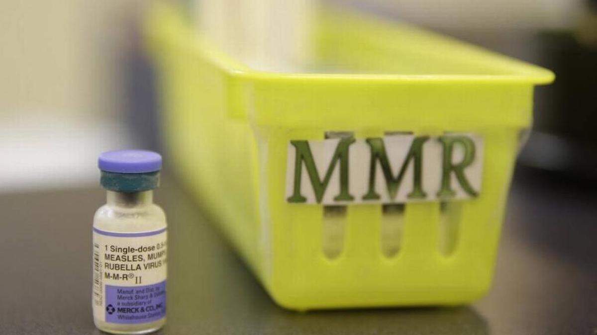 La vacuna contra el sarampión, las paperas y la rubéola (MMR) es la mejor manera de prevenir las tres afecciones.