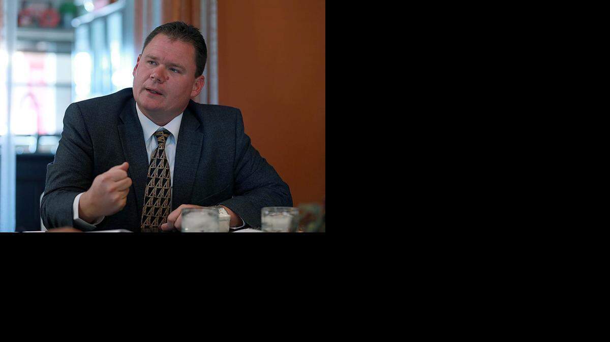 
Un nuevo candidato al Concejo de Hialeah, John ‘Salvador’ Molloy, compite con la concejal Isis García Martínez en las próximas elecciones.
