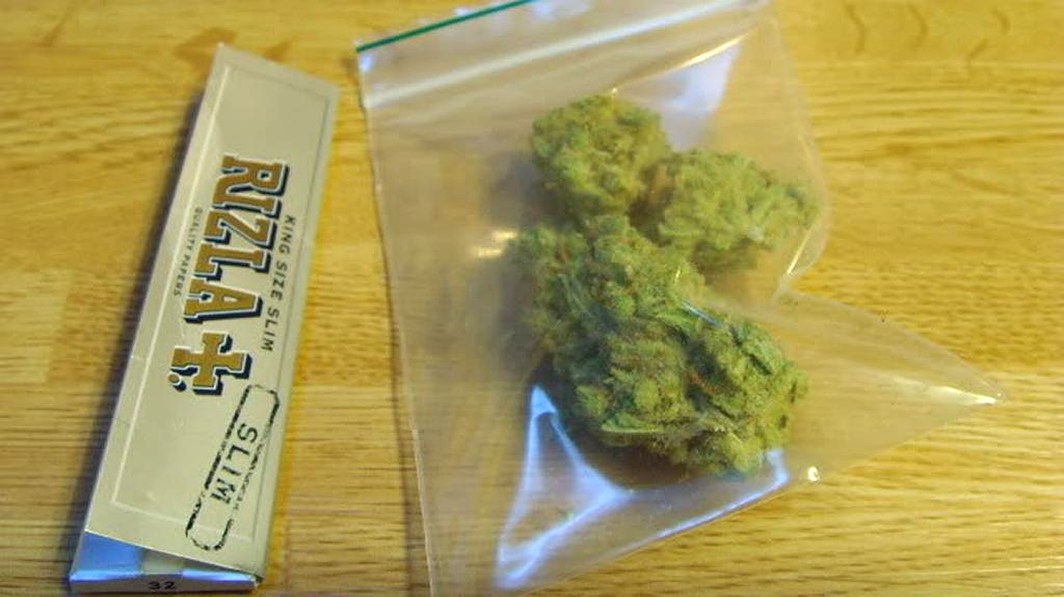 Portar una bolsa con 5 gramos de marihuana pronto podría ser visto simplemente como una violación civil en los Cayos de la Florida. 