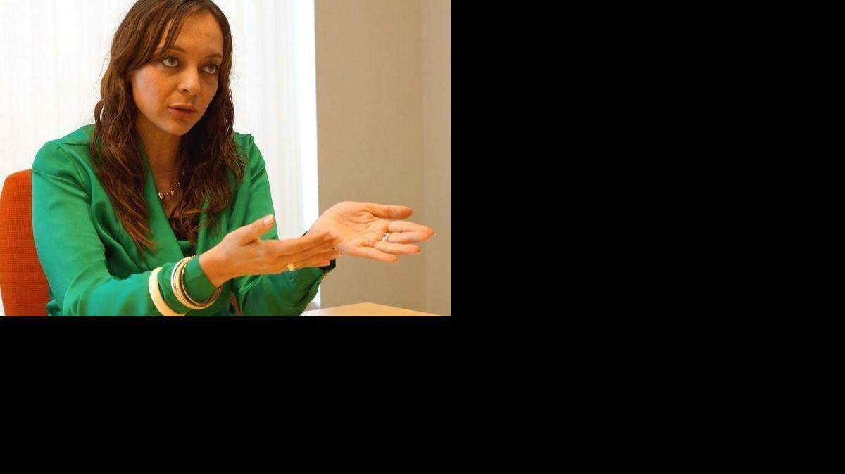 
La diputada colombiana Ana Paola Agudelo, del partido Mira, da su total apoyo a los colombianos que viven en el Exterior. 
