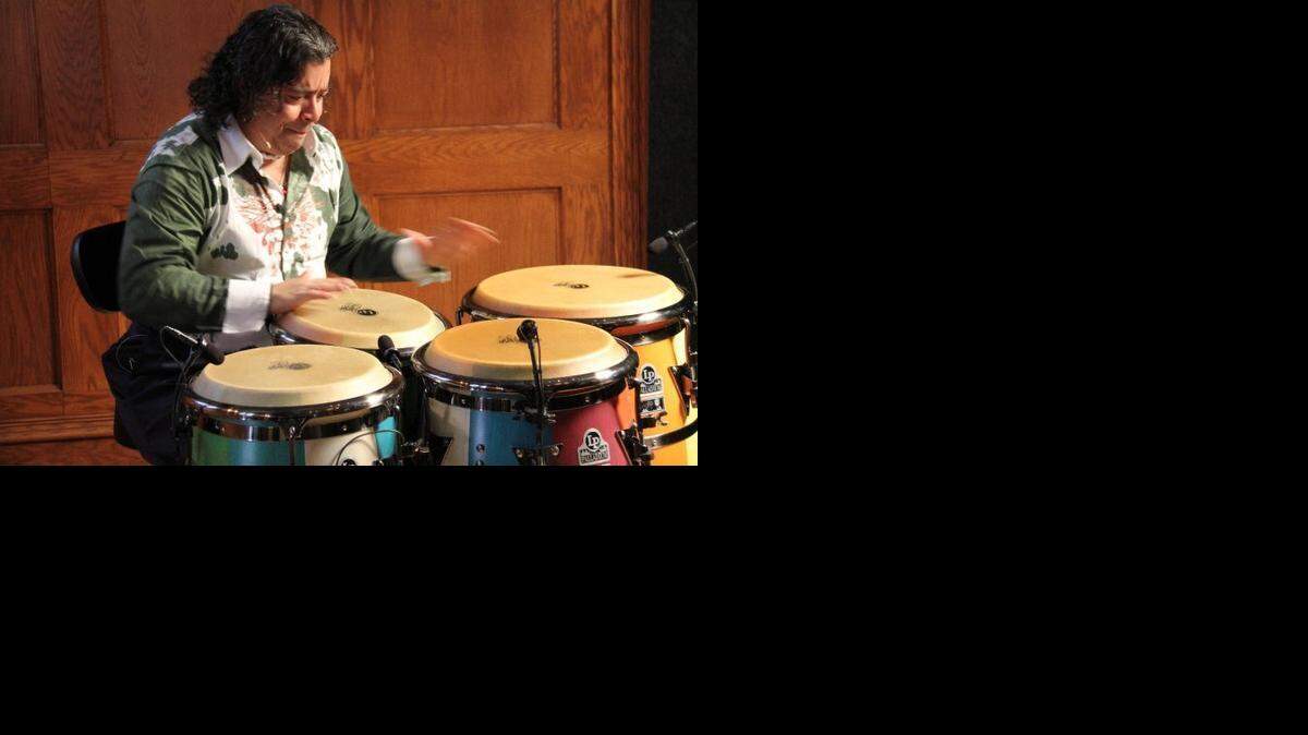 
Giovani Hidalgo, percusionista, es otro de los integrantes de la banda Volcán, junto a los reconocidos Gonzalo Rubalcaba (piano), Horacio Hernández (batería) y José Armando Gola (bajo).
