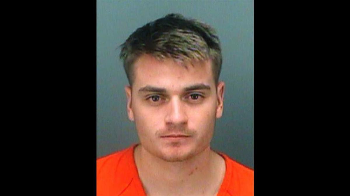 Brandon Clint Russell, 22 años y residente de Tampa, fue condenado a cinco años por posesión de explosivos.