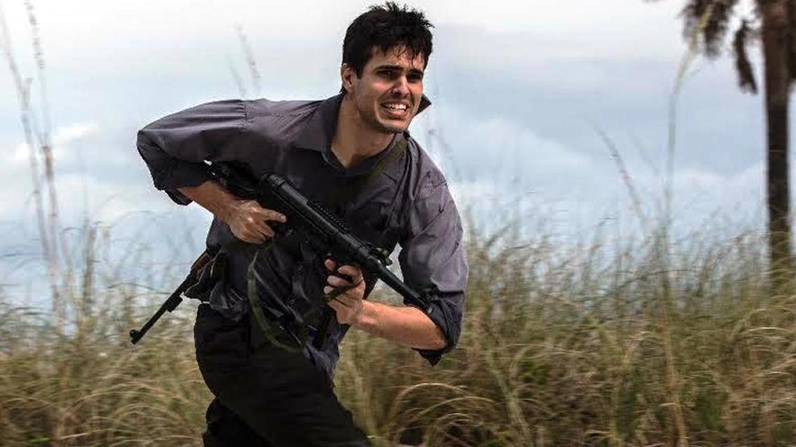 ‘Leyendas del exilio’ combina los testimonios de los luchadores anticastristas con dramatizaciones. En la foto, el actor Rodolfo Haspe caracterizado como Santiago Álvarez.