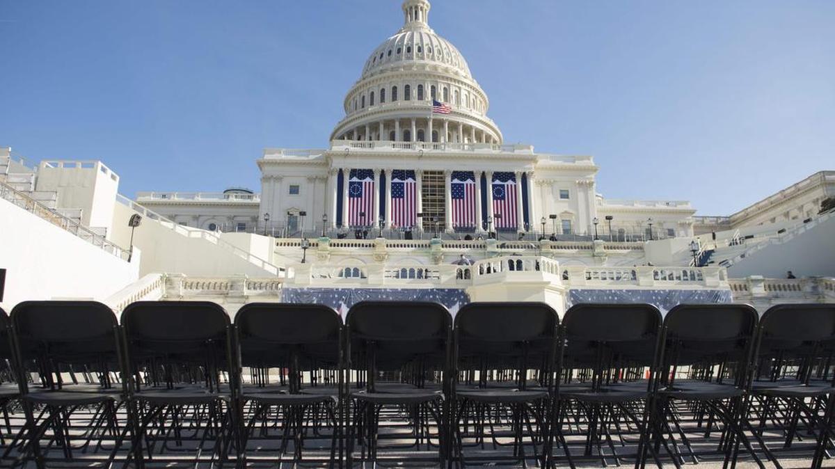 El lado oeste del Capitolio de EEUU se ve durante un ensayo para la inauguración del presidente electo Donald Trump en Washington, DC, el15 de enero de 2017.