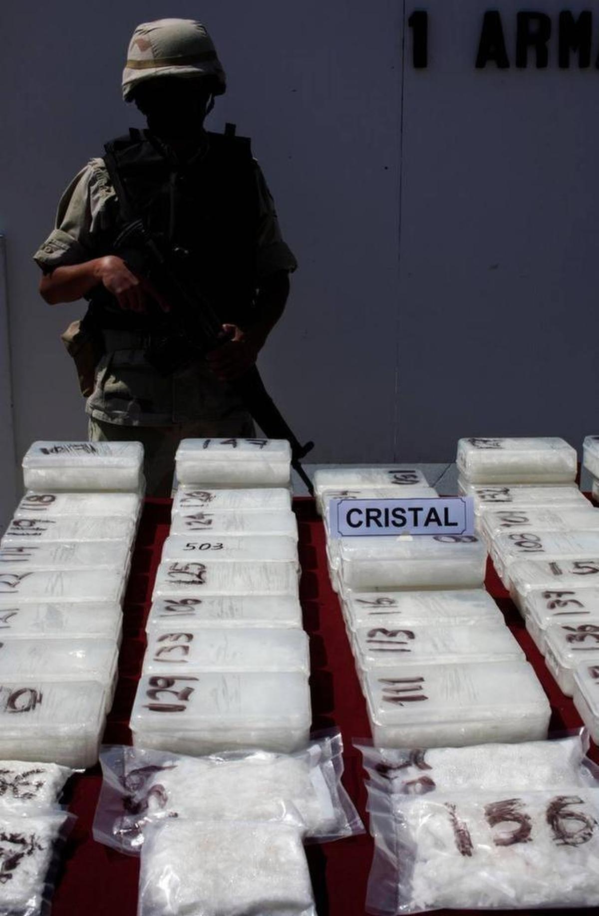 Metanfetamina en cristal decomisada por las autoridades en México. La altamente adictiva droga se fabrica en México y se cree que está imponiéndose en las calles del Sur de la Florida.