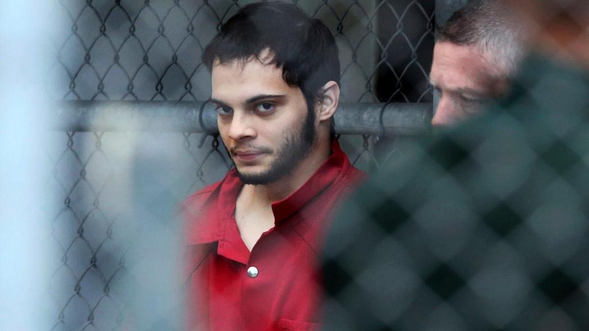 Esteban Santiago es trasladado de la cárcel del Condado Broward a una corte federal el 9 de enero de 2017, en Fort Lauderdale.