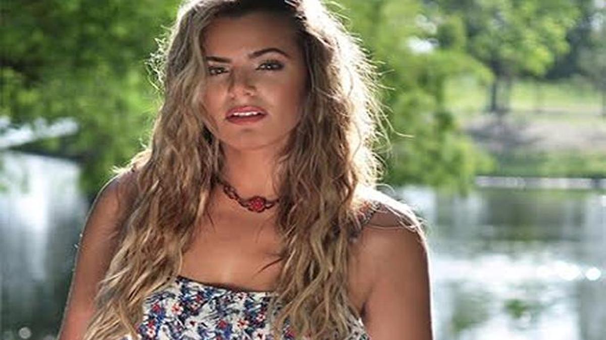 
La actriz y cantante Isabella Castillo, que aparece en la telenovela ‘Tierra de reyes’ (Telemundo) también se unirá al telemaratón.
