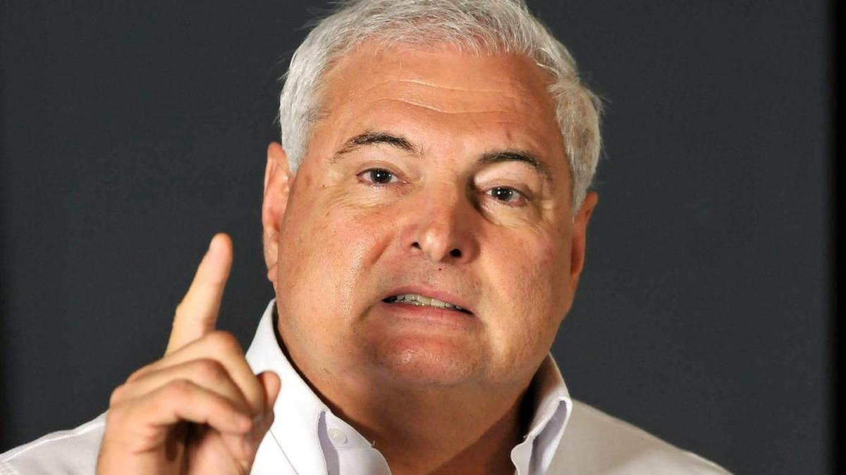Fotografía de archivo del 25 de marzo de 2010, del presidente panameño, Ricardo Martinelli, quien habla durante una rueda de prensa en Ciudad de Panamá (Panamá).