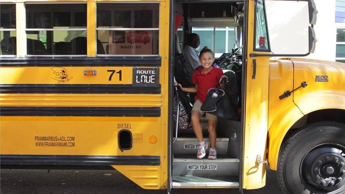 Superintendentes, sindicatos y asociaciones de padres de familia le están pidiendo al gobernador Rick Scott que vete el presupuesto de educación aprobado por la legislatura.