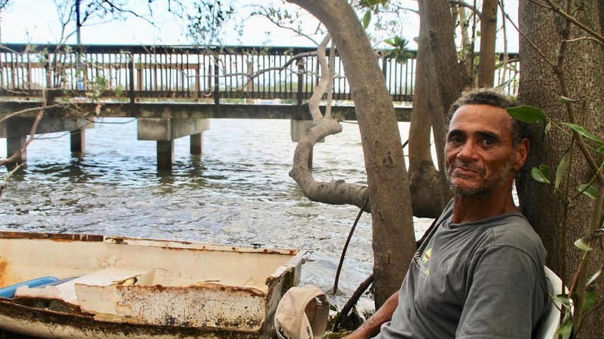 Andrés López apenas sobrevivió al huracán Irma. Vivía en su embarcación de pesca en Coconut Grove y trató de pasar la tormenta en el barco. Cuando empezó a hacer agua y a escorarse, tuvo que abandonarlo y apenas llegó a tierra nadando.