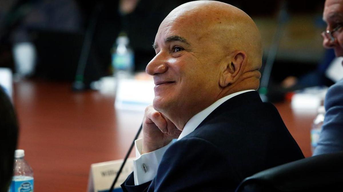 Migoya puso su experiencia como banquero y negociador para rescatar al Jackson de la bancarrota. Logró superávit en el presupuesto y mejores vínculos con UM.