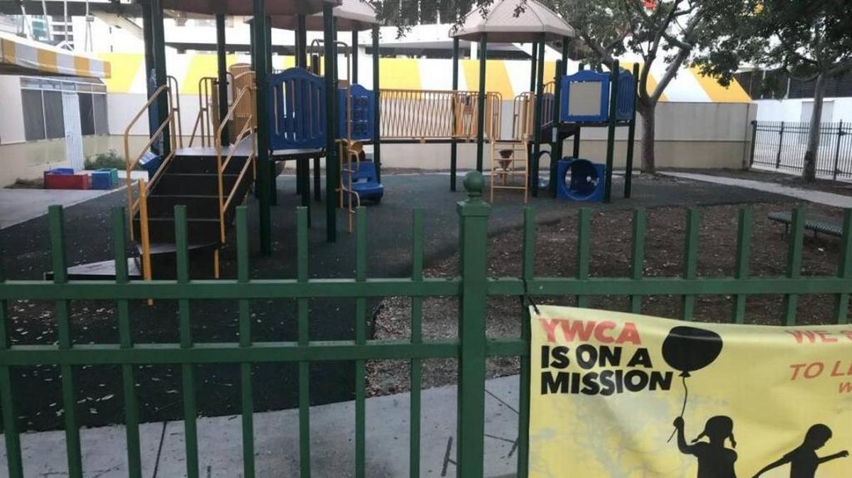Este es el campo de juegos de la guardería infantil del YMCA Carol Glassman Donaldson, en el Centro de Gobierno Stephen P. Clark en Miami, este martes.