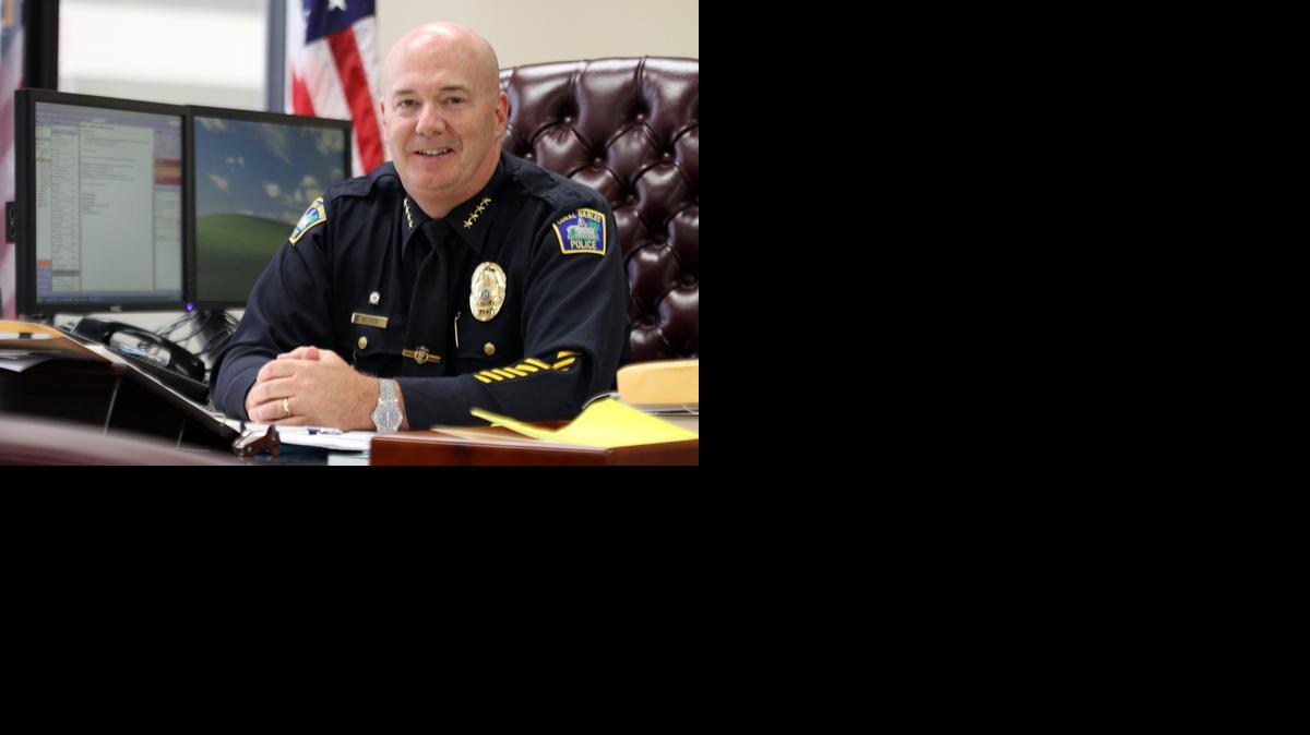 
El jefe de la Policia de Coral Gables Dennis L. Weiner en una foto tomada en el 2011 en su oficina.

