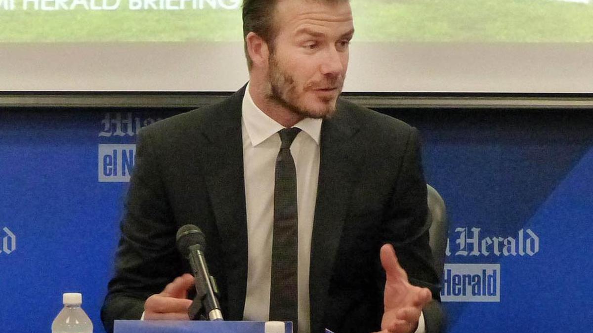 El ex astro británico del fútbol David Beckham ha pasado los últimos seis meses buscando socios accionistas para que lo ayuden a invertir $300 millones que le costaría construir un estadio y establecer un equipo profesional en Miami.