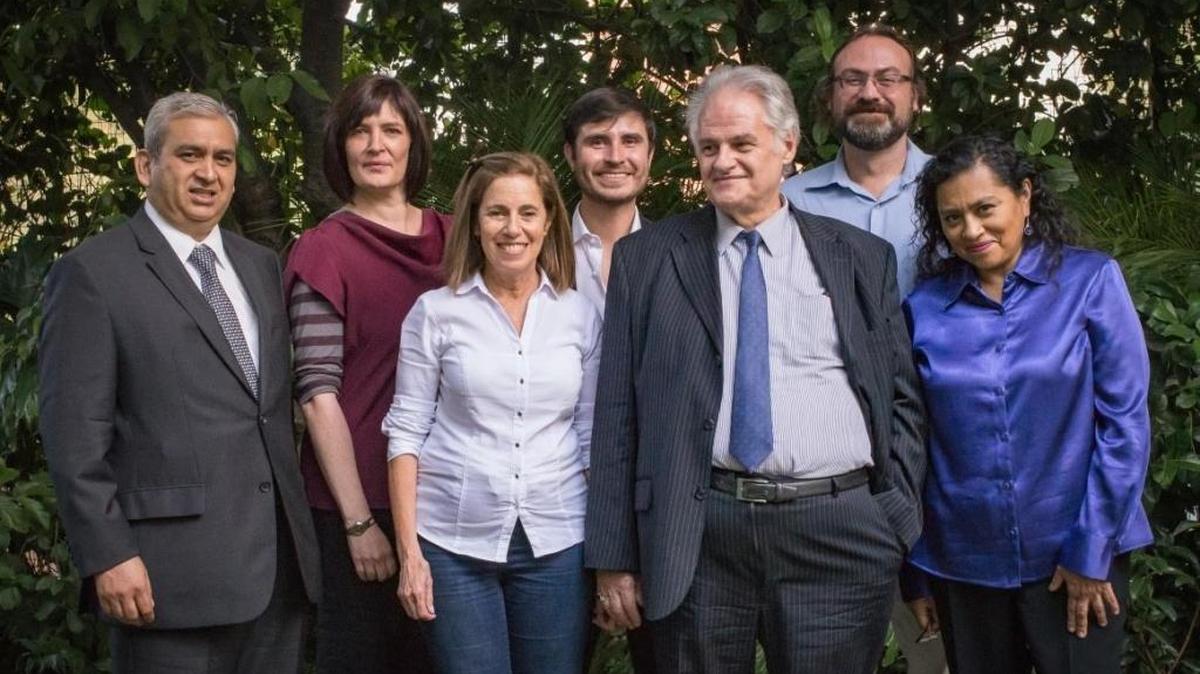 El grupo de conferencistas de Azteca Fraternity está integrado por (desde la izq.) Juan Mesa, Mariana Arregui, Lilo Domit, José de Jesús Hernández, Domingo Ferrer Vivó, Bruno Lutz y Teresa Ochoa Rivera.