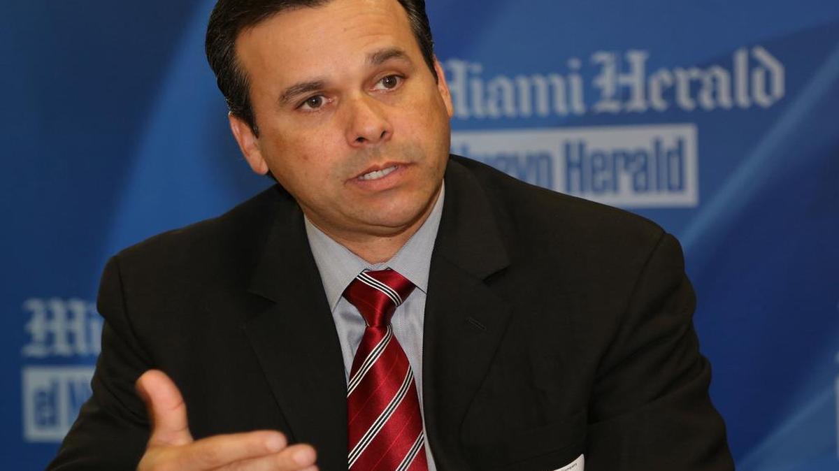 El director ejecutivo de la Autoridad de Autopistas de Miami-Dade (MDX), Javier Rodríguez, habla ante las juntas editoriales de el Nuevo Herald y Miami Herald sobre los logros y problemas de la agencia, este miércoles 16 de diciembre.