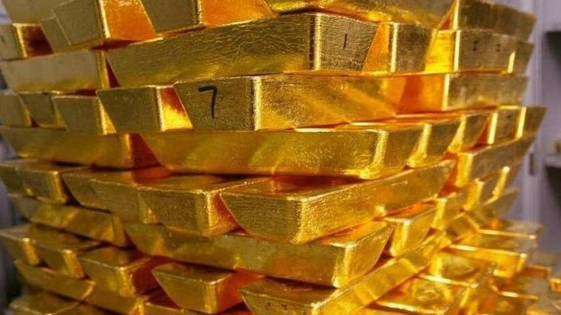 Cómo los narcotraficantes ganan miles de millones contrabandeando oro a Miami