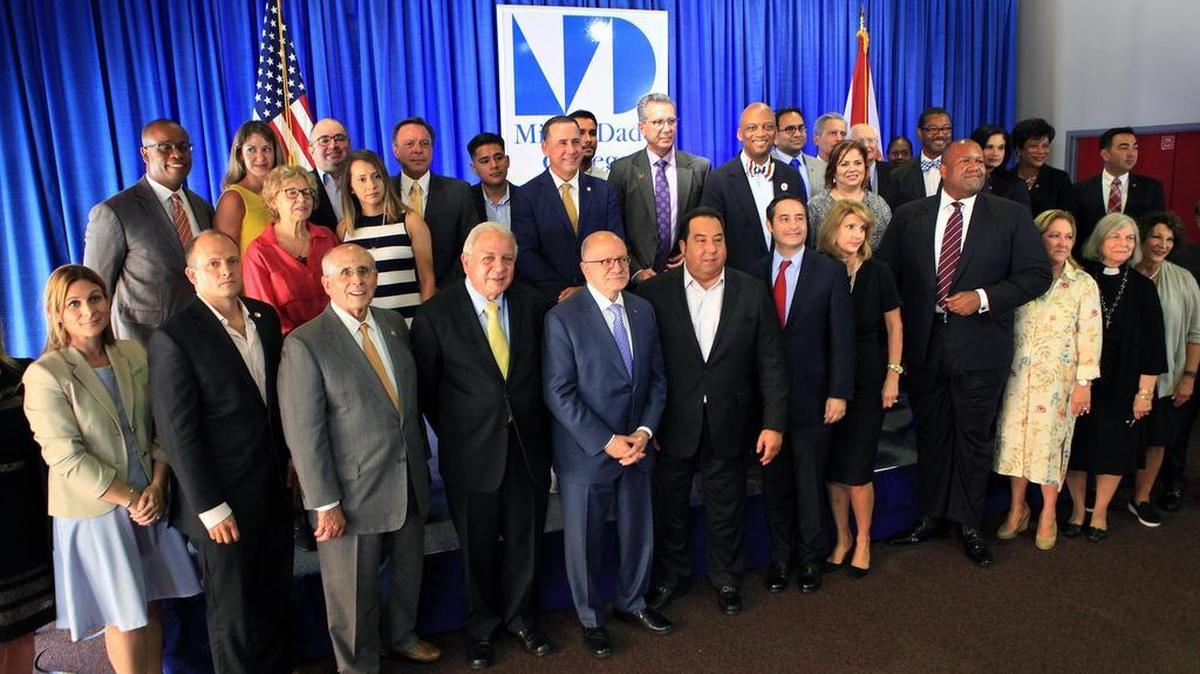 Un grupo de académicos, políticos, empresarios y activistas se reunieron este miércoles en el campus Wolfson del Miami Dade College para enviar un mensaje colectivo de que se mantenga el programa DACA, que protege a más de 800,000 dreamers en todo el país.