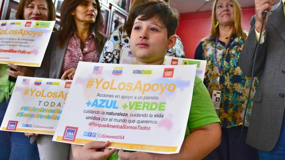 Un grupo de activistas apoyando los movimientos ecológicos de Miami y Venezuela se dieron cita en un popular restaurant de Doral.