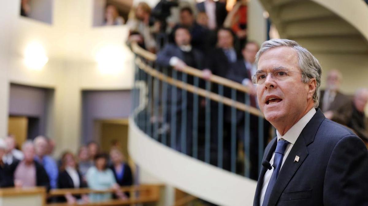 Jeb Bush, precandidato republicano a la presidencia de Estados Unidos, durante un acto de campaña en Manchester, New Hampshire, el 8 de diciembre.