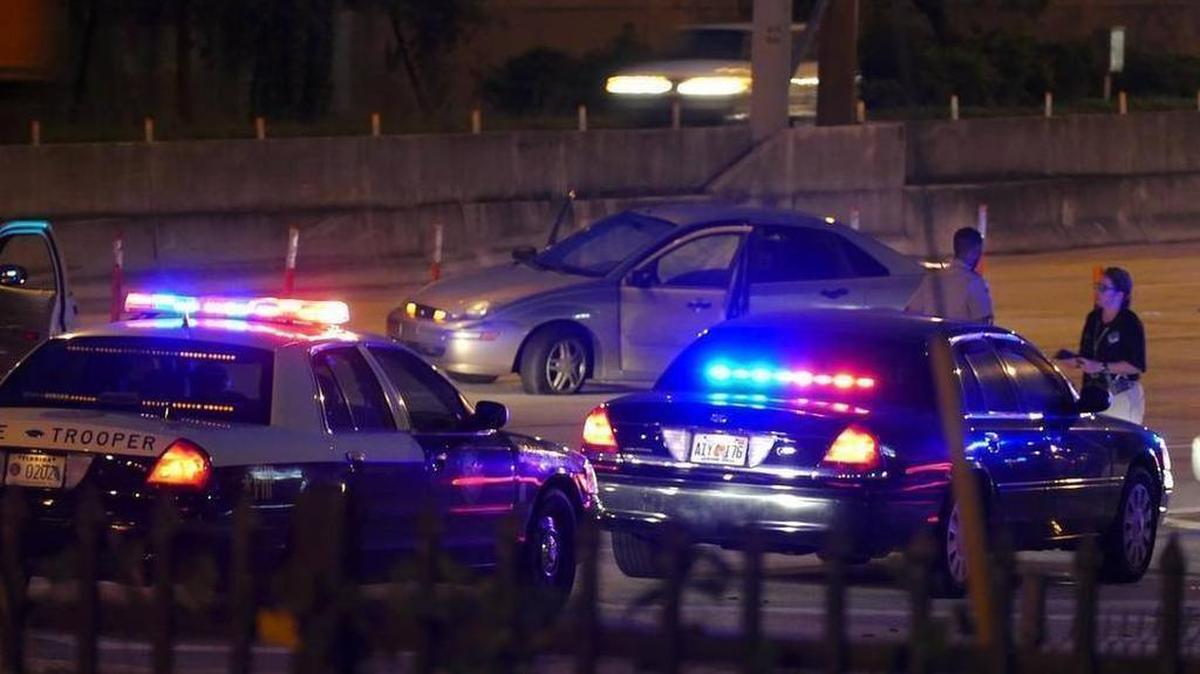 Todas las sendas en dirección sur de la autopista I-95 debieron cerrarse a la altura de la calle 103 del noroeste tras un tiroteo que tuvo lugar en las primeras horas del lunes.